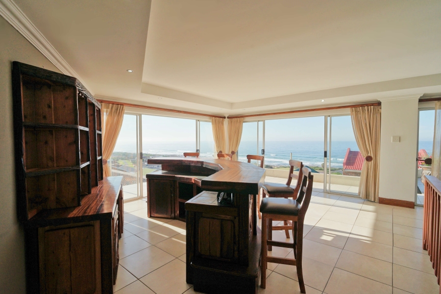 8 Bedroom Property for Sale in Winterstrand Eastern Cape